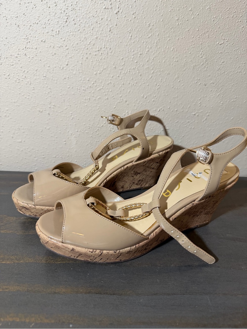Unisa wedges size 7M